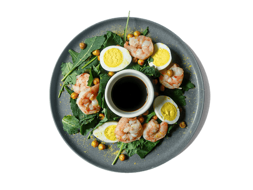 A vibrant blend of crispy romaine, tender kale, and perfectly grilled shrimp. Topped with crispy chickpeas and a generous sprinkle of savory nutritional yeast, this salad delivers a rich, umami-packed twist on the classic Caesar.